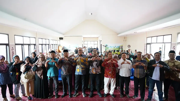 Pemkot Sukabumi Kembali Salurkan Manfaat Wakaf: 30 UMKM di Lembursitu Dapat Modal Usaha