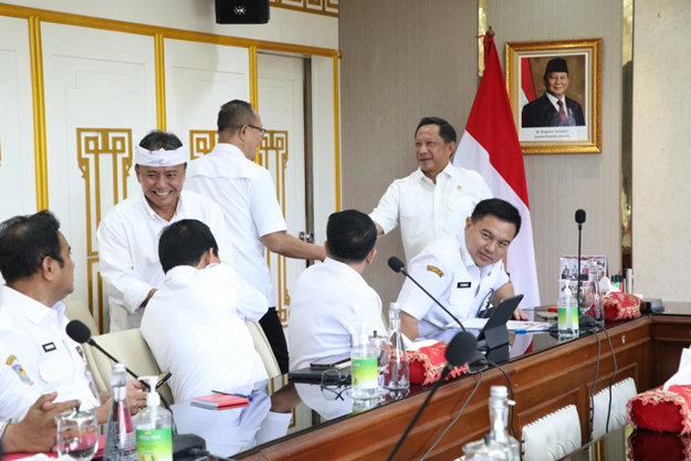 Wali Kota Sukabumi Hadiri Rapat Pembahasan APBD Bersama Gubernur Jawa Barat dan Kemendagri