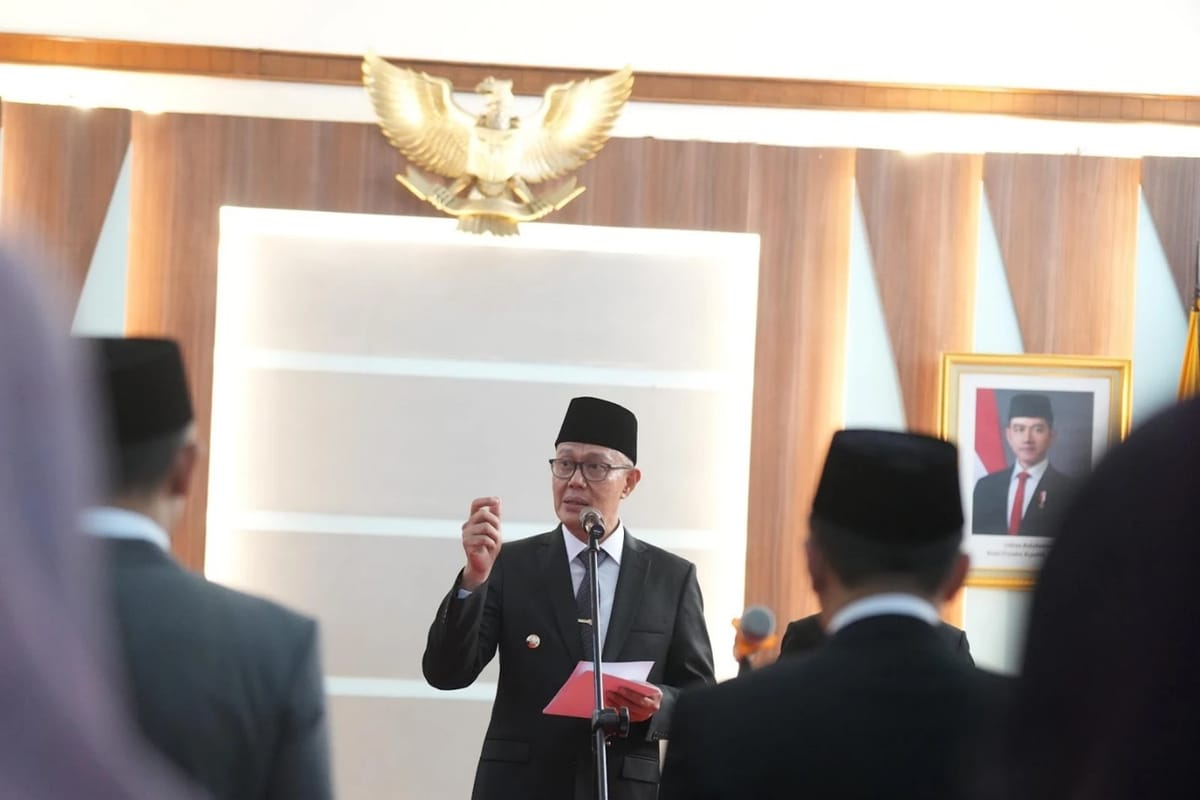 Wali Kota Sukabumi Lantik Pejabat Eselon II dan Direktur Perumda BPR, Tegaskan Pentingnya Fiskal Kuat Daerah