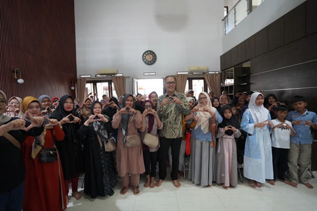 Penyaluran Qordhul Hasan dan Santunan Anak Yatim YPPDB, Wali Kota Tegaskan Komitmen Penguatan UMKM