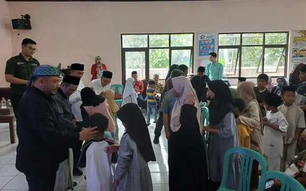 Penyaluran Manfaat Wakaf dan Santunan Anak Yatim di Gunungpuyuh Kota Sukabumi