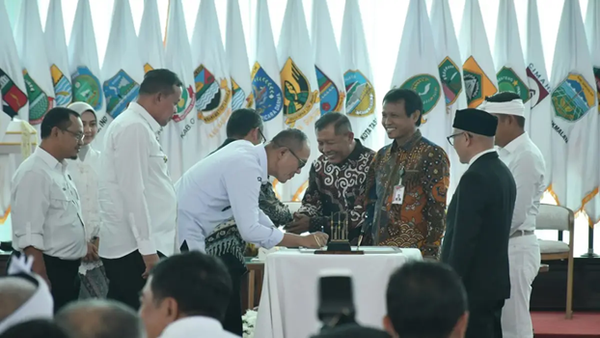 Wali Kota Sukabumi dan Ketua DPRD Tandatangani Pakta Integritas Berantas Korupsi
