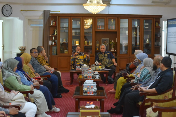 Komitmen Tegas Wali Kota Sukabumi dalam Mengimplementasikan Transparansi dalam Kepemimpinannya