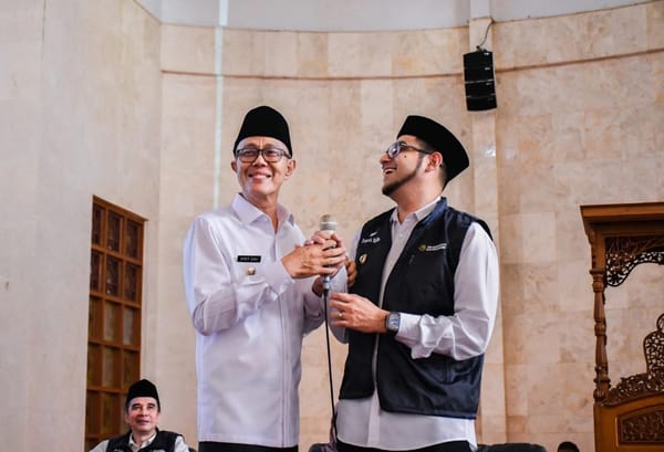 Wali Kota Sukabumi Buka Pembinaan Penerima Insentif Guru Berdaya dan Relawan Masjid