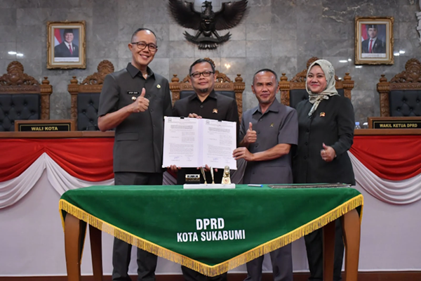 Wali Kota Sukabumi Paparkan Perubahan APBD dan Urgensi Raperda Permukiman Kumuh di Rapat Paripurna DPRD