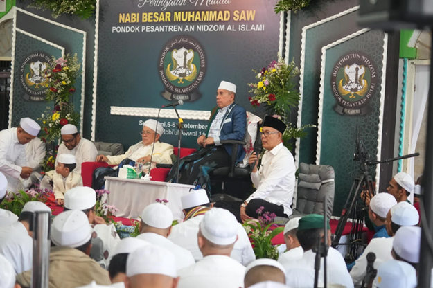 Wali Kota Sukabumi Hadiri Peringatan Maulid Nabi di Pesantren An-Nidzom