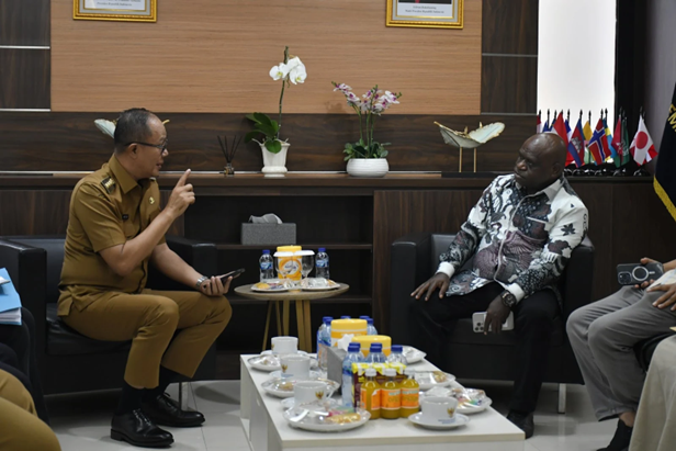 Wali Kota Sukabumi Bahas Penguatan Kota Toleransi Bersama Menteri HAM RI