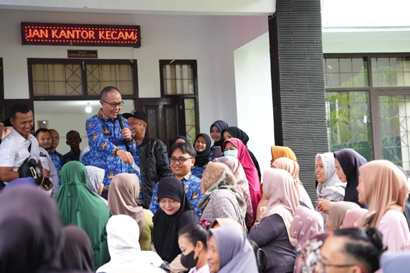 Wali Kota Sukabumi Hadiri Operasi Pasar Subsidi di Lembursitu untuk Kendalikan Inflasi