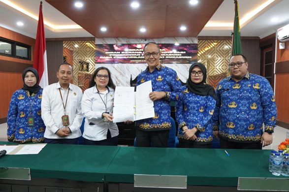 Wali Kota Sukabumi Serahkan Hibah Inventaris untuk Pengadilan Negeri