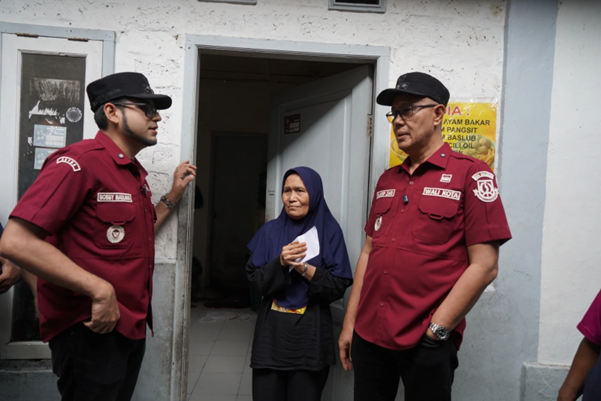 Ayeuna Waktuna Berbagi Berkah (12 PAS), Wali Kota Sukabumi Sambangi Warga Tiga Kelurahan